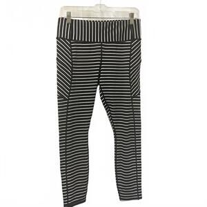NWOT Athleta Black Striped Contender 7/8 Leggings Women’s Size Medium